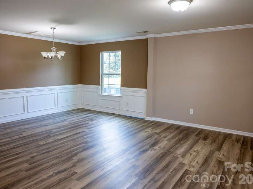 9702 Pond Vista Court, Charlotte, NC 28216.  MLS# CAR4411625, YatesRealty ID 44031. 