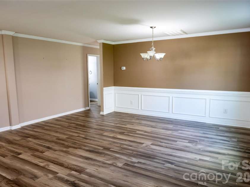 9702 Pond Vista Court, Charlotte, NC 28216.  MLS# CAR4411625, YatesRealty ID 44031. 