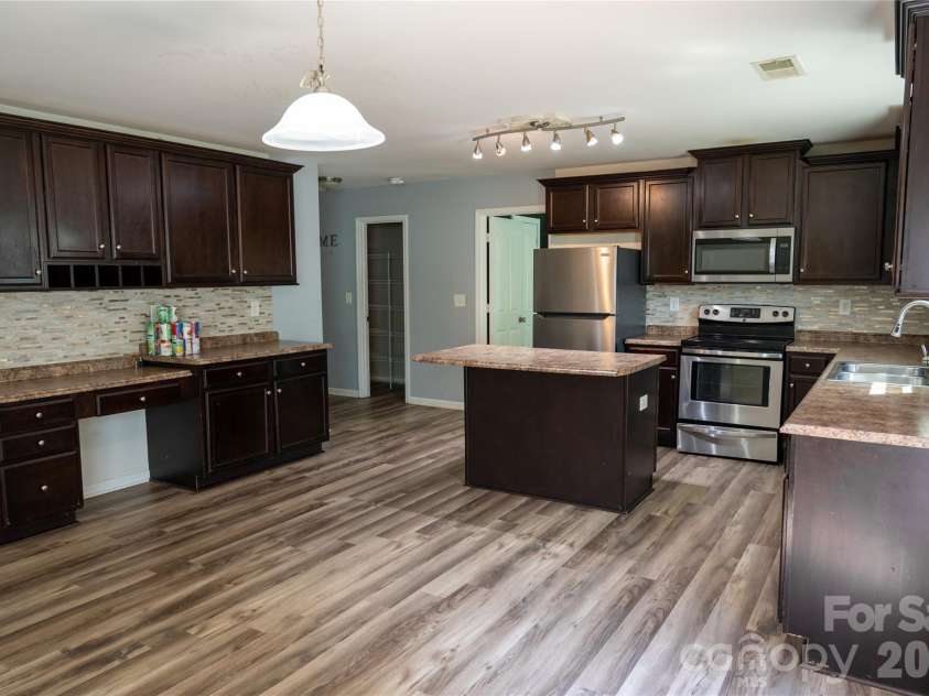 9702 Pond Vista Court, Charlotte, NC 28216.  MLS# CAR4411625, YatesRealty ID 44031. 