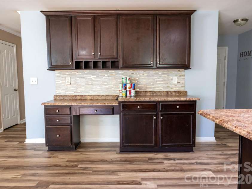 9702 Pond Vista Court, Charlotte, NC 28216.  MLS# CAR4411625, YatesRealty ID 44031. 