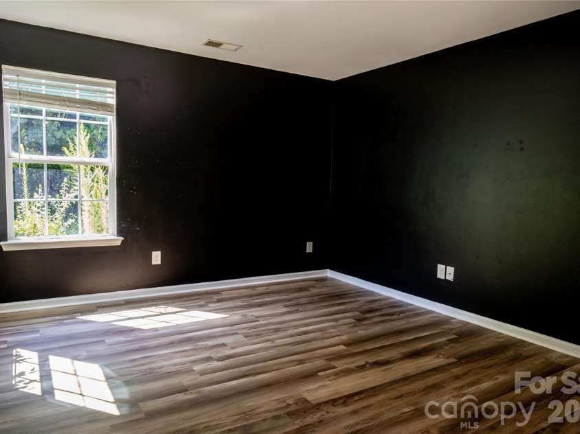 9702 Pond Vista Court, Charlotte, NC 28216.  MLS# CAR4411625, YatesRealty ID 44031. 