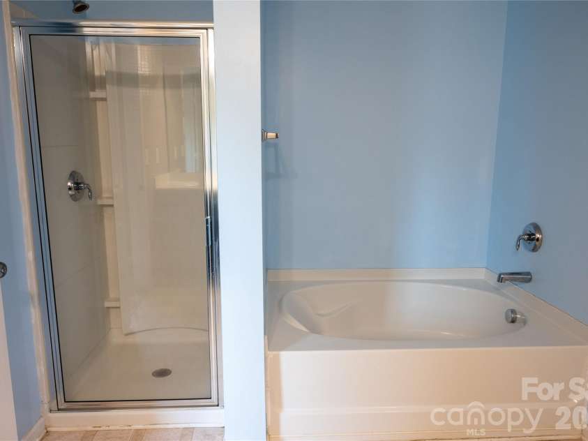 9702 Pond Vista Court, Charlotte, NC 28216.  MLS# CAR4411625, YatesRealty ID 44031. 