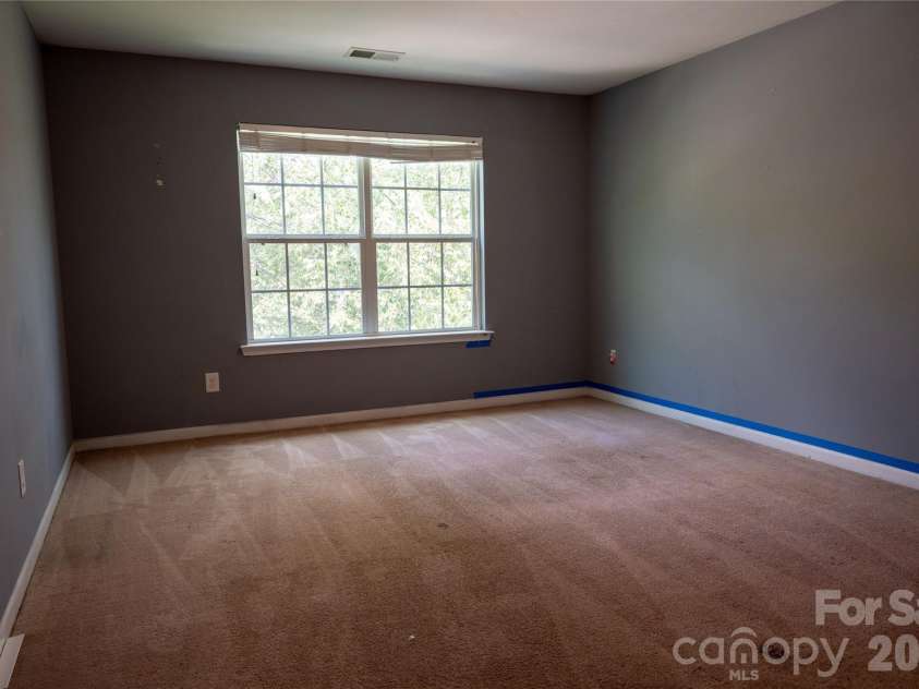 9702 Pond Vista Court, Charlotte, NC 28216.  MLS# CAR4411625, YatesRealty ID 44031. 