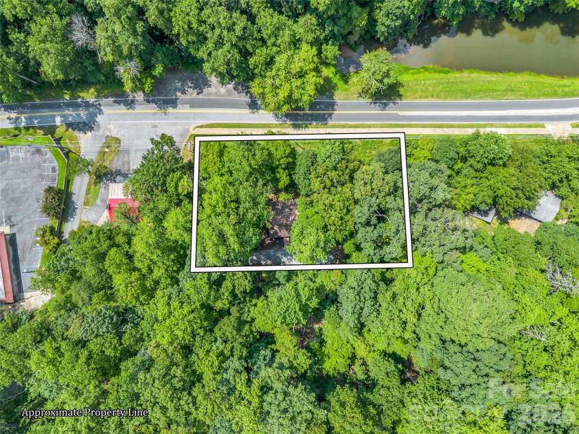 286 Harris Road, Lake Lure, NC 28746.  MLS# CAR4414504, YatesRealty ID 44032. 