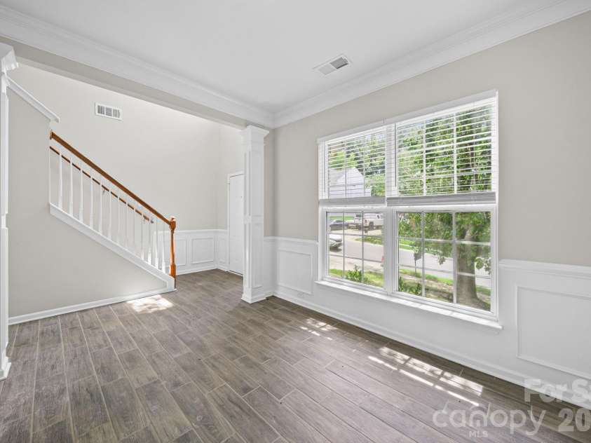 8246 Weeping Fig Lane, Charlotte, NC 28215.  MLS# CAR4413346, YatesRealty ID 44033. Dining Room