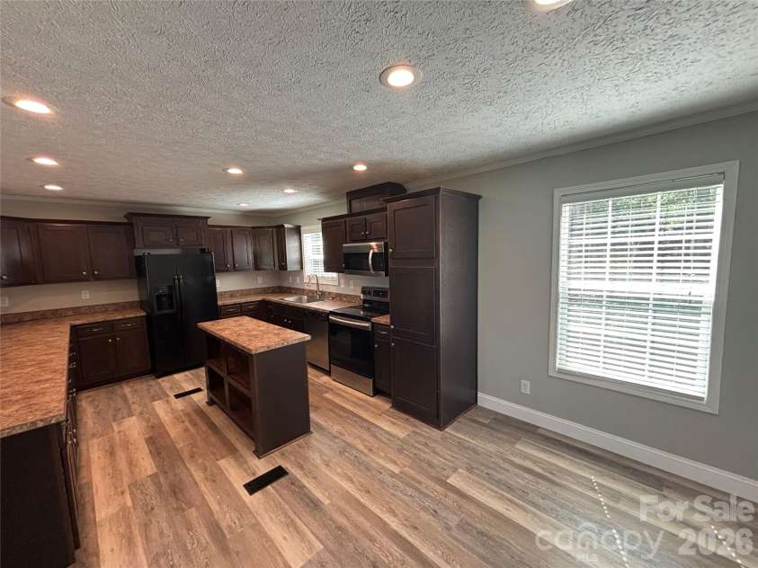1821 Kiker Road, Peachland, NC 28133.  MLS# CAR4412485, YatesRealty ID 44035. Kitchen
