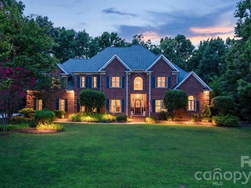 6263 Chamar Circle, Kannapolis, NC 28081.  MLS# CAR4409787, YatesRealty ID 44038. 