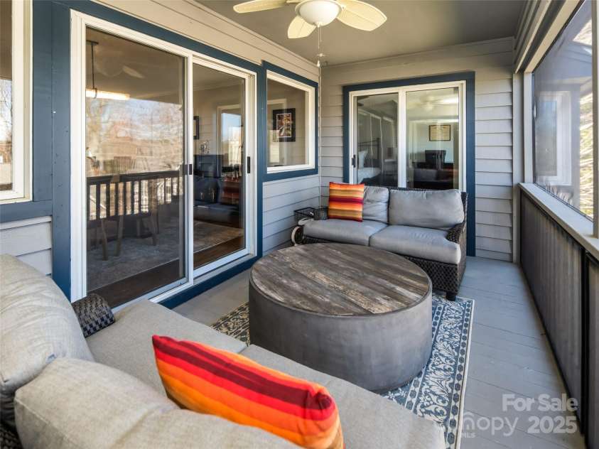 173 Glenburnie Lane, Flat Rock, NC 28731.  MLS# CAR4232971, YatesRealty ID 4404. 