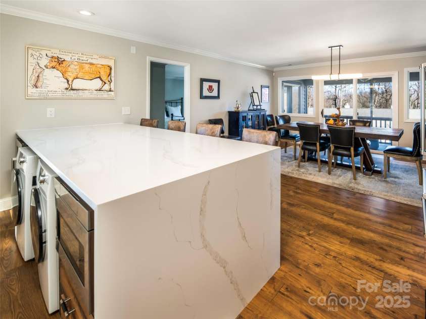 173 Glenburnie Lane, Flat Rock, NC 28731.  MLS# CAR4232971, YatesRealty ID 4404. 