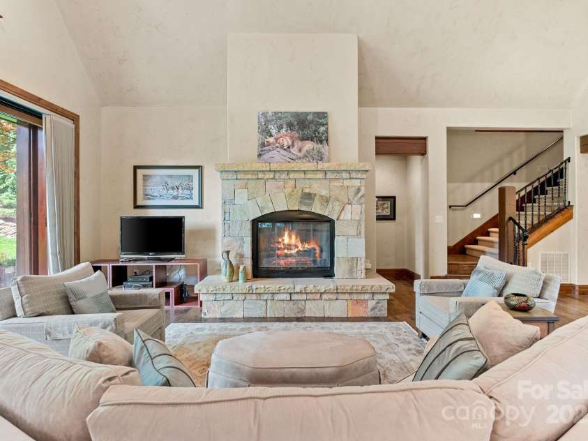 577 Walnut Valley Parkway, Arden, NC 28704.  MLS# CAR4260809, YatesRealty ID 4404. 