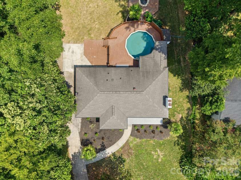 943 Hickory Nut Street, Charlotte, NC 28205.  MLS# CAR4412269, YatesRealty ID 44040. 