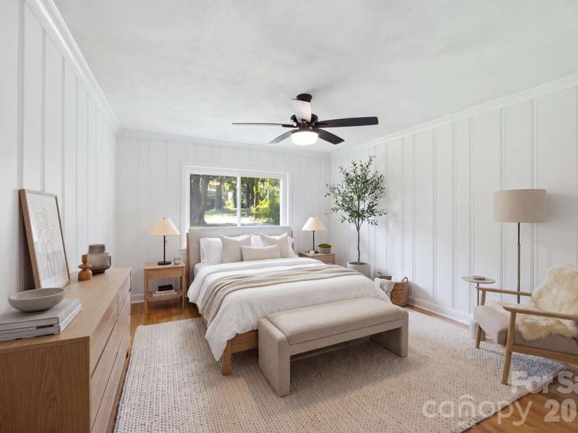 943 Hickory Nut Street, Charlotte, NC 28205.  MLS# CAR4412269, YatesRealty ID 44040. Spacious bedrooms (virtually staged)