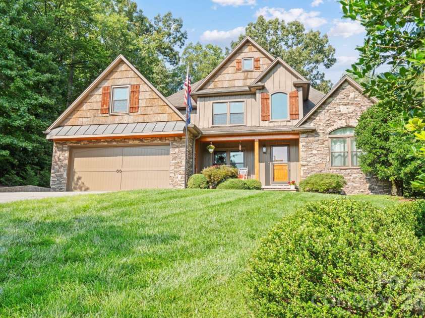 2214 Flanagan Drive, Lenoir, NC 28645.  MLS# CAR4412375, YatesRealty ID 44041. 