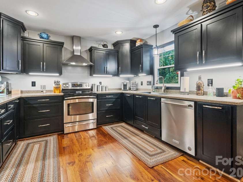2214 Flanagan Drive, Lenoir, NC 28645.  MLS# CAR4412375, YatesRealty ID 44041. 