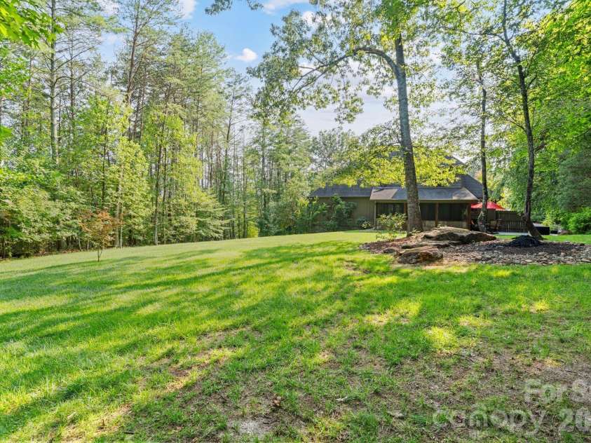 2214 Flanagan Drive, Lenoir, NC 28645.  MLS# CAR4412375, YatesRealty ID 44041. 
