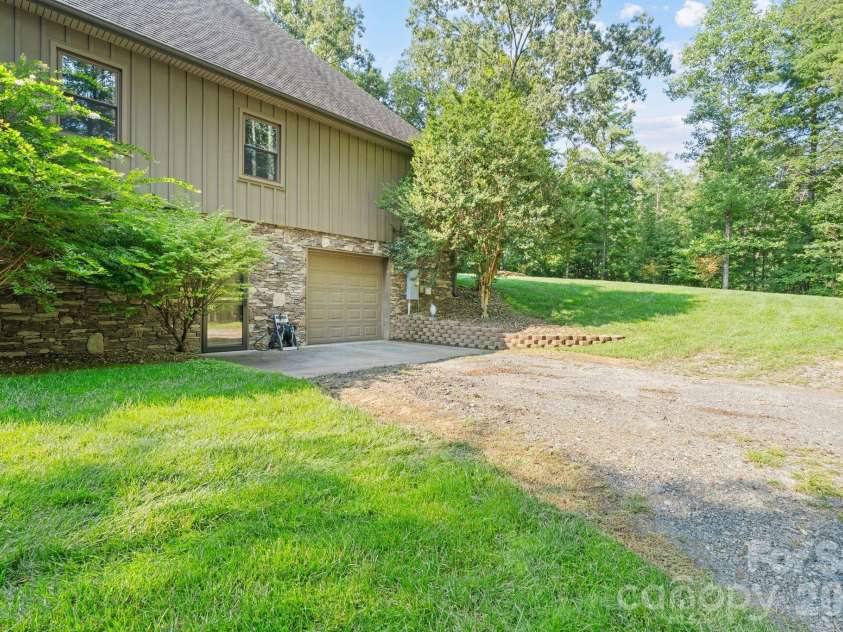 2214 Flanagan Drive, Lenoir, NC 28645.  MLS# CAR4412375, YatesRealty ID 44041. 