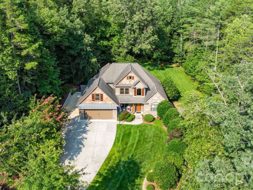 2214 Flanagan Drive, Lenoir, NC 28645.  MLS# CAR4412375, YatesRealty ID 44041. 