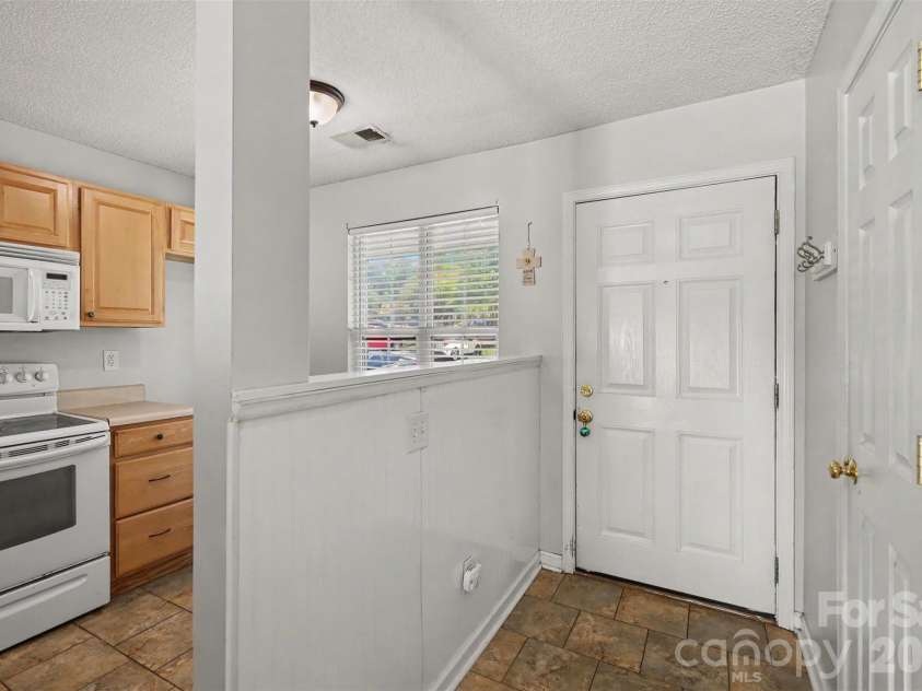 2962 Caldwell Ridge Parkway, Charlotte, NC 28213.  MLS# CAR4412870, YatesRealty ID 44042. 