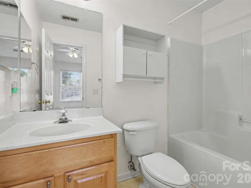 2962 Caldwell Ridge Parkway, Charlotte, NC 28213.  MLS# CAR4412870, YatesRealty ID 44042. 