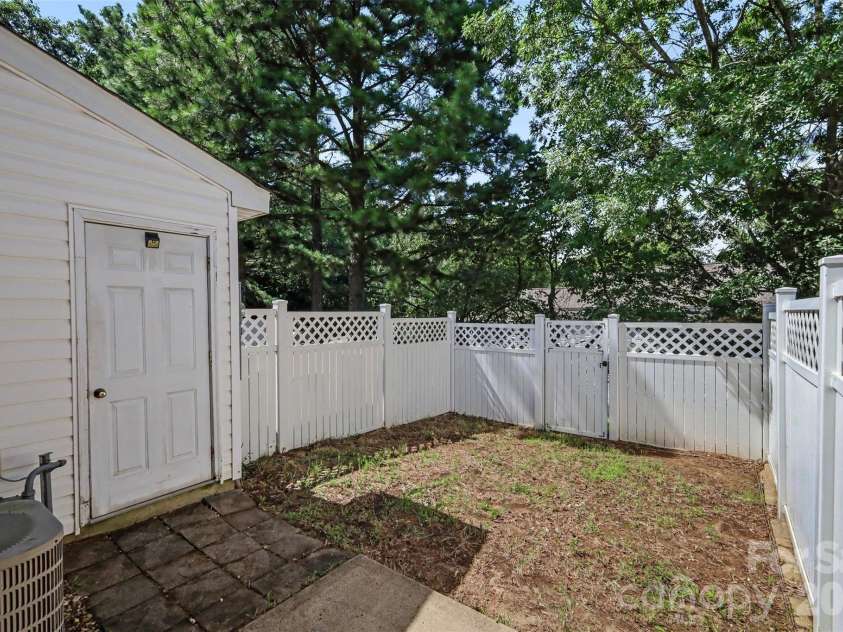 2962 Caldwell Ridge Parkway, Charlotte, NC 28213.  MLS# CAR4412870, YatesRealty ID 44042. 