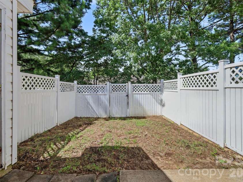 2962 Caldwell Ridge Parkway, Charlotte, NC 28213.  MLS# CAR4412870, YatesRealty ID 44042. 