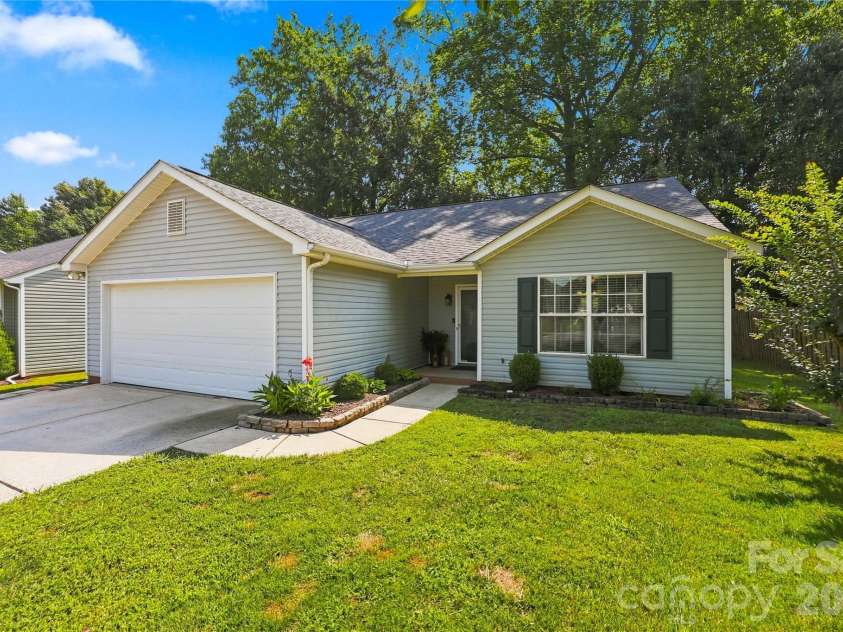 512 River View Drive, Lowell, NC 28098.  MLS# CAR4410977, YatesRealty ID 44043. 