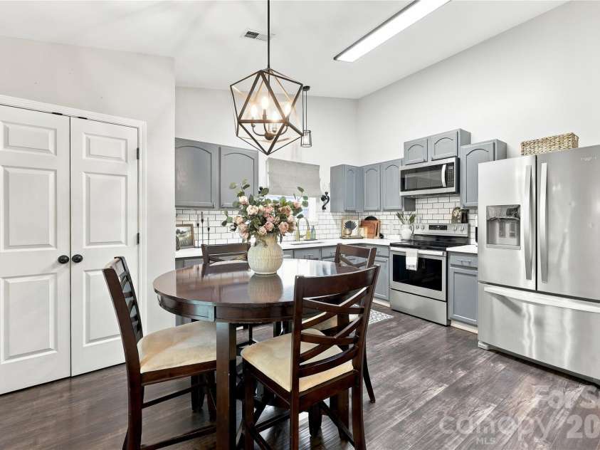 512 River View Drive, Lowell, NC 28098.  MLS# CAR4410977, YatesRealty ID 44043. 