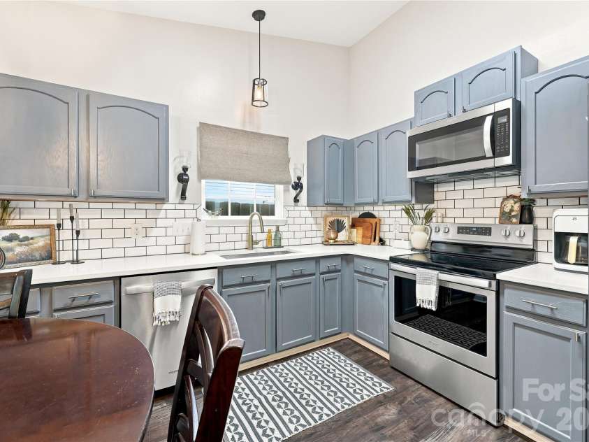 512 River View Drive, Lowell, NC 28098.  MLS# CAR4410977, YatesRealty ID 44043. 