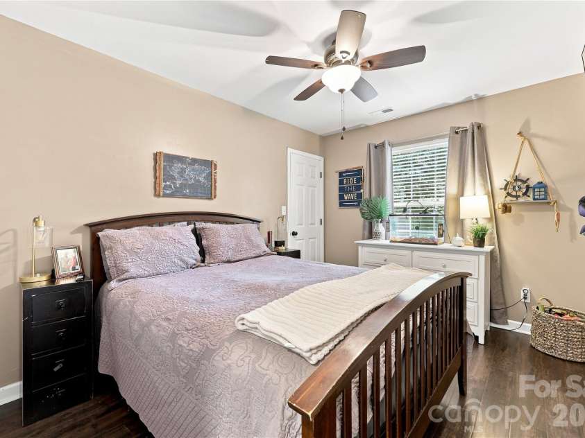 512 River View Drive, Lowell, NC 28098.  MLS# CAR4410977, YatesRealty ID 44043. 