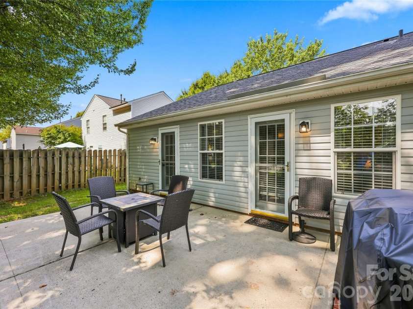 512 River View Drive, Lowell, NC 28098.  MLS# CAR4410977, YatesRealty ID 44043. 