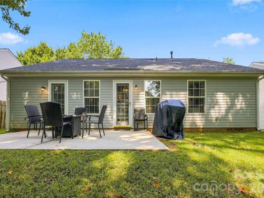 512 River View Drive, Lowell, NC 28098.  MLS# CAR4410977, YatesRealty ID 44043. 