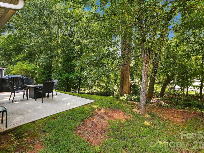 512 River View Drive, Lowell, NC 28098.  MLS# CAR4410977, YatesRealty ID 44043. 