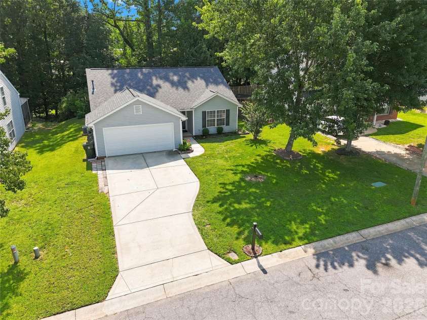 512 River View Drive, Lowell, NC 28098.  MLS# CAR4410977, YatesRealty ID 44043. 