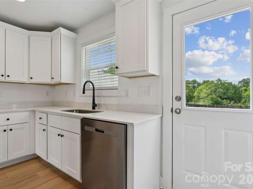 816 Fairview Street, Kannapolis, NC 28083.  MLS# CAR4413080, YatesRealty ID 44045. 