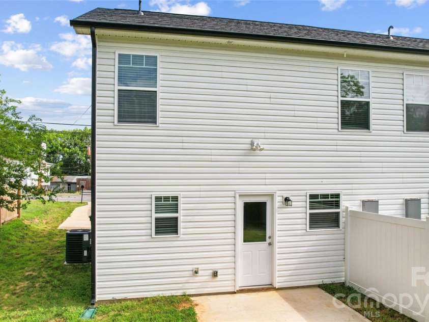 816 Fairview Street, Kannapolis, NC 28083.  MLS# CAR4413080, YatesRealty ID 44045. 