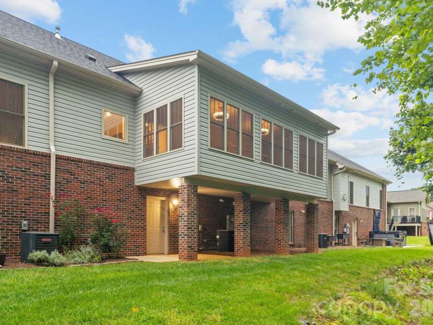 823 Iris Lane, Newton, NC 28658.  MLS# CAR4411296, YatesRealty ID 44047. 