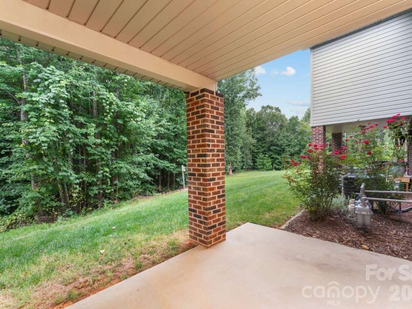 823 Iris Lane, Newton, NC 28658.  MLS# CAR4411296, YatesRealty ID 44047. 