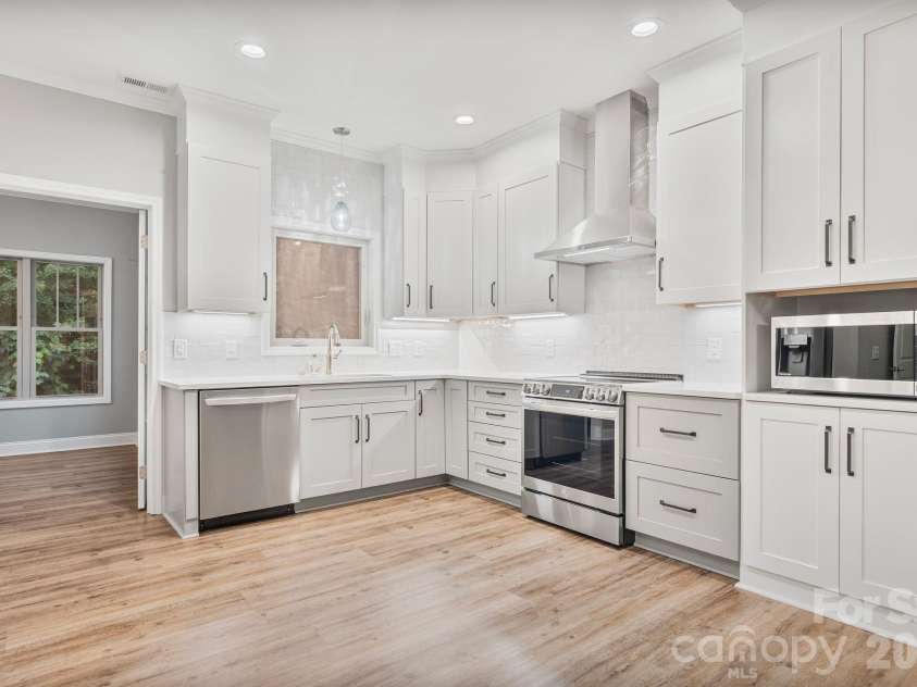 823 Iris Lane, Newton, NC 28658.  MLS# CAR4411296, YatesRealty ID 44047. 
