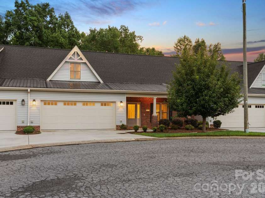 823 Iris Lane, Newton, NC 28658.  MLS# CAR4411296, YatesRealty ID 44047. 