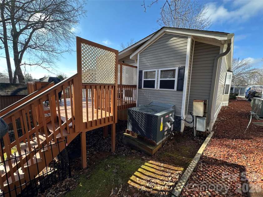 129 Club House Drive, New London, NC 28127.  MLS# CAR4350214, YatesRealty ID 4405. 