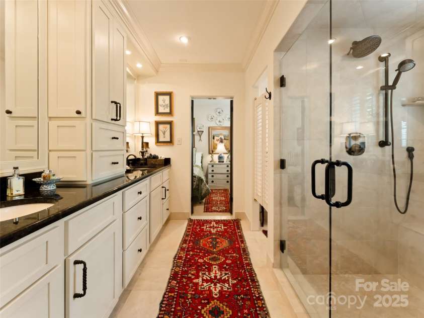 52 Stuyvesant Road, Asheville, NC 28803.  MLS# CAR4211066, YatesRealty ID 4405. 