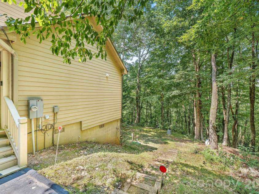 526 Whetstone Gap Road, Lake Toxaway, NC 28747.  MLS# CAR4412267, YatesRealty ID 44050. 