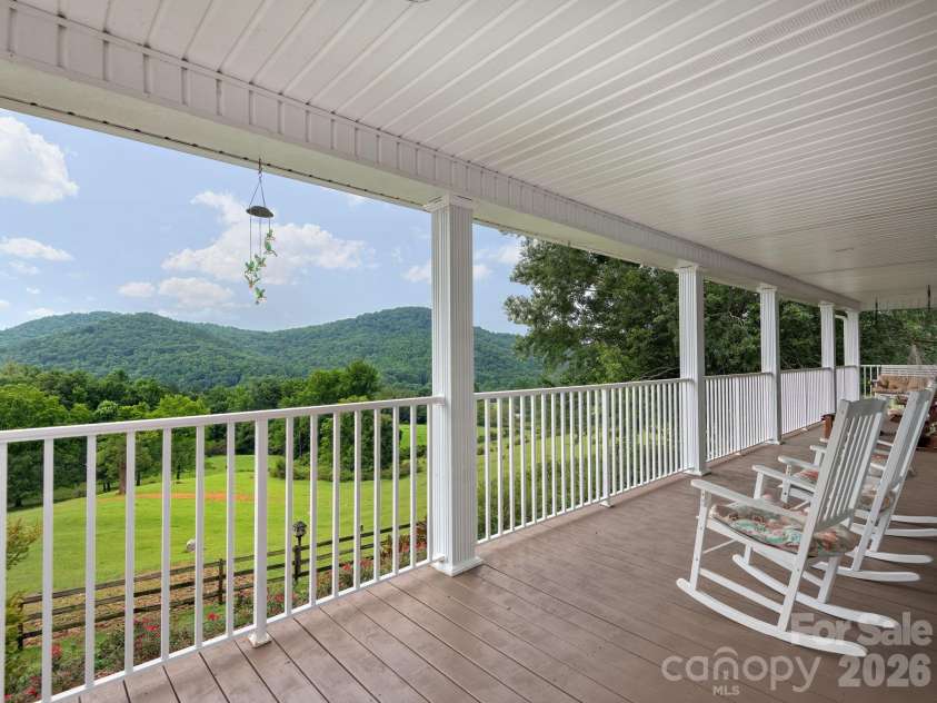 24 Nesbitts Olde Farm Road, Fairview, NC 28730.  MLS# CAR4367804, YatesRealty ID 44051. 