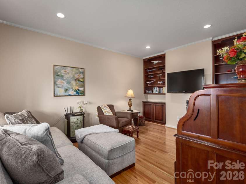 24 Nesbitts Olde Farm Road, Fairview, NC 28730.  MLS# CAR4367804, YatesRealty ID 44051. 