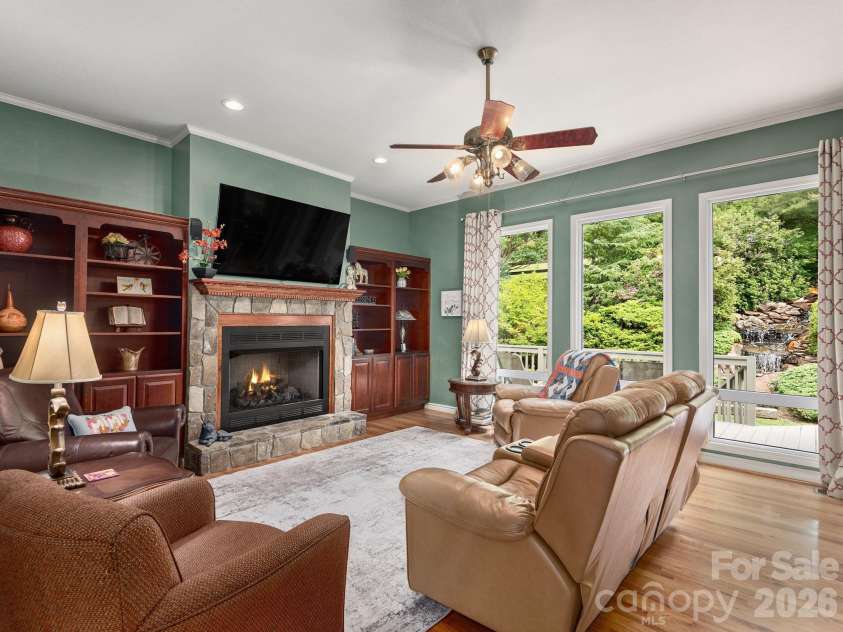 24 Nesbitts Olde Farm Road, Fairview, NC 28730.  MLS# CAR4367804, YatesRealty ID 44051. 