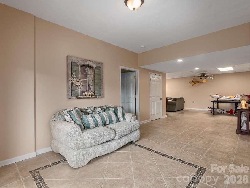 24 Nesbitts Olde Farm Road, Fairview, NC 28730.  MLS# CAR4367804, YatesRealty ID 44051. 