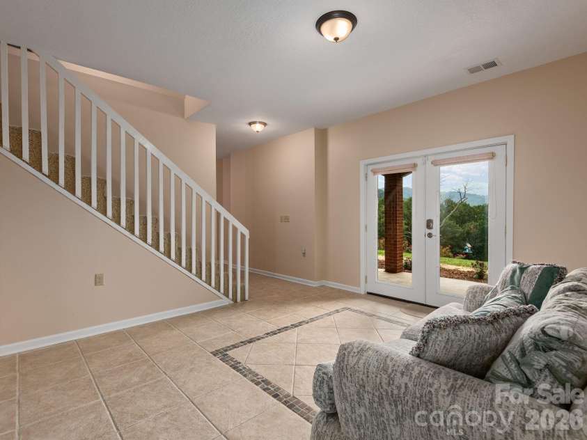 24 Nesbitts Olde Farm Road, Fairview, NC 28730.  MLS# CAR4367804, YatesRealty ID 44051. 