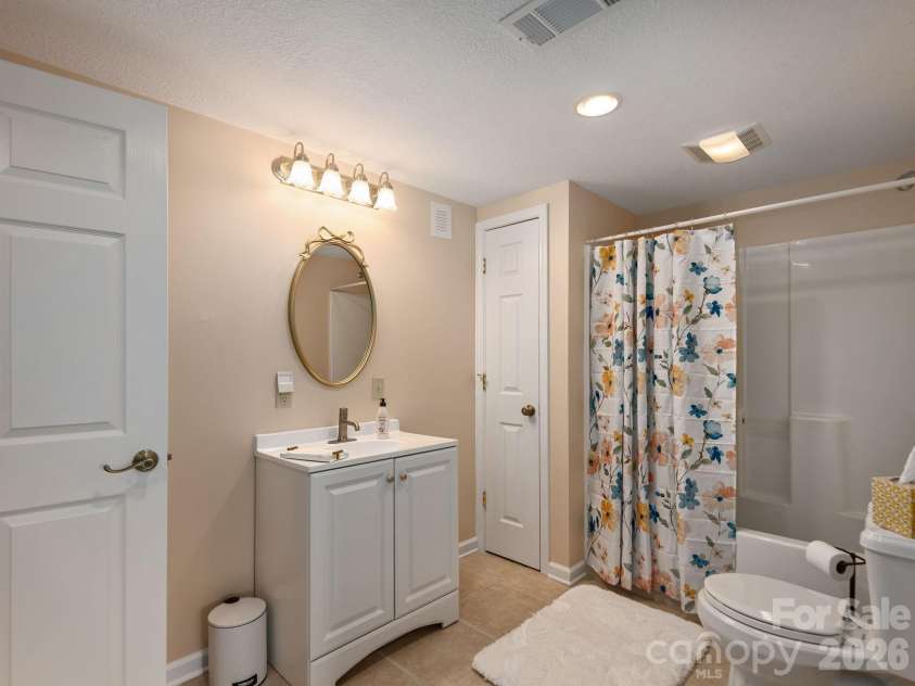 24 Nesbitts Olde Farm Road, Fairview, NC 28730.  MLS# CAR4367804, YatesRealty ID 44051. 