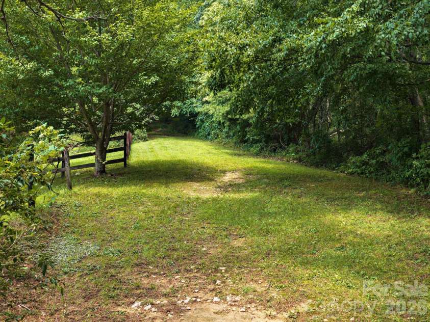 24 Nesbitts Olde Farm Road, Fairview, NC 28730.  MLS# CAR4367804, YatesRealty ID 44051. 