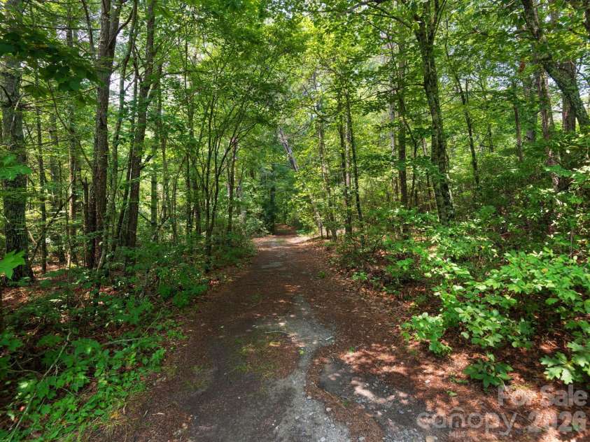 24 Nesbitts Olde Farm Road, Fairview, NC 28730.  MLS# CAR4367804, YatesRealty ID 44051. 